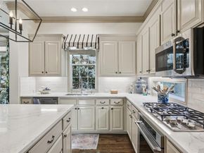 2705  Welborn Street , Dallas Texas 75219