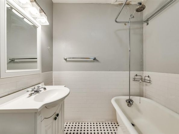 5833  Velasco Avenue , Dallas Texas 75206