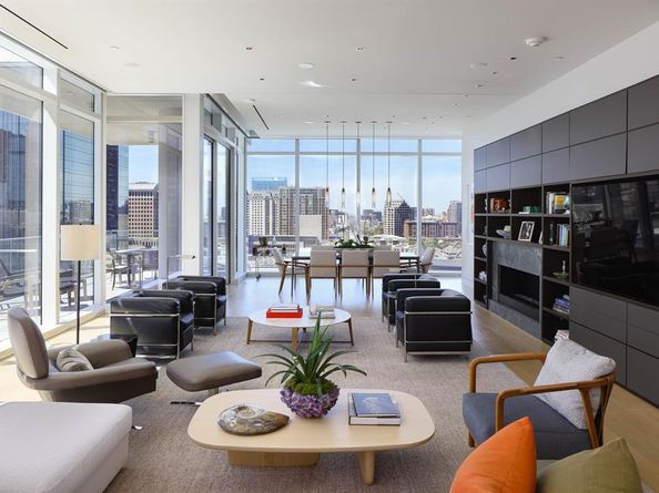 1747  Leonard Street  1102, Dallas Texas 75201