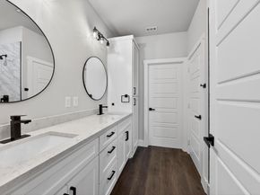 1913 E Myrtle Street , Fort Worth Texas 76104