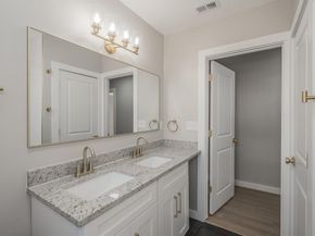 100  Crestwood Drive , Fort Worth Texas 76107