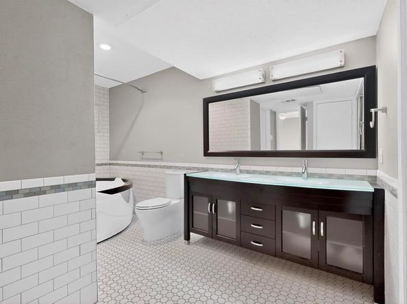 9222  Church Road  112, Dallas Texas 75231