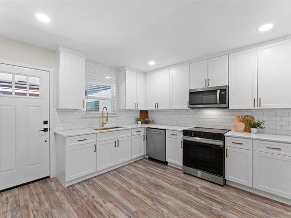 10204  San Juan Avenue , Dallas Texas 75228