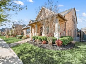 1019  Ivy Charm Way , Arlington Texas 76005