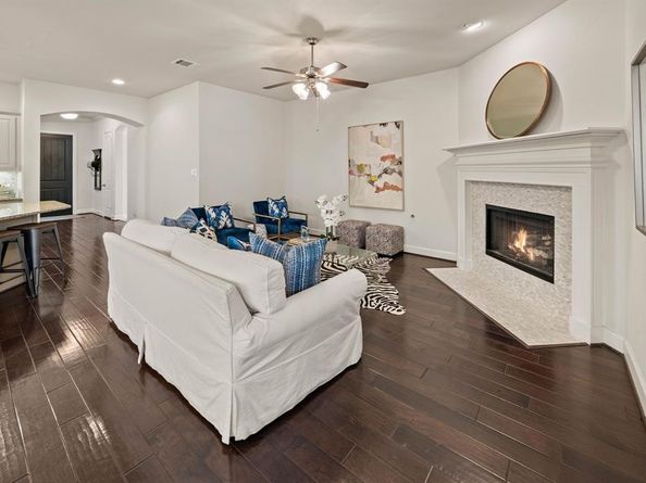 1019  Ivy Charm Way , Arlington Texas 76005