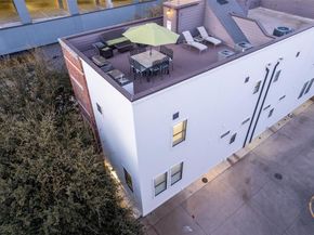 2111  Albany Street , Dallas Texas 75201