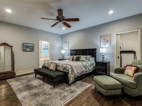 2111  Albany Street , Dallas Texas 75201