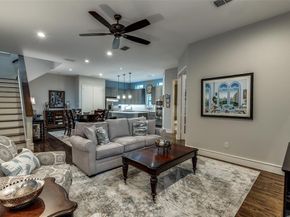 2111  Albany Street , Dallas Texas 75201