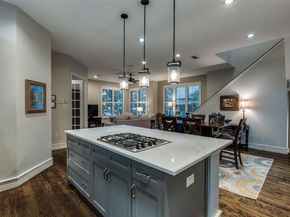 2111  Albany Street , Dallas Texas 75201