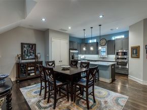 2111  Albany Street , Dallas Texas 75201