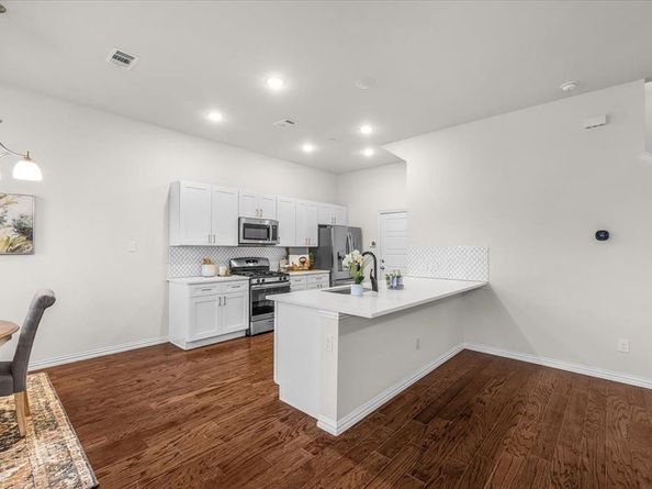 2000  Bethlehem Street , Irving Texas 75061