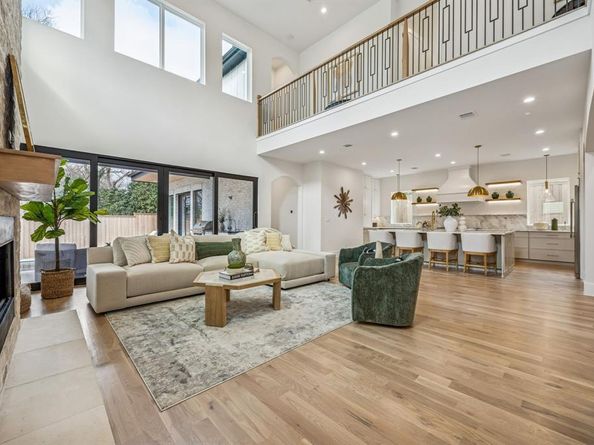 1811  Bermuda Street , Dallas Texas 75214