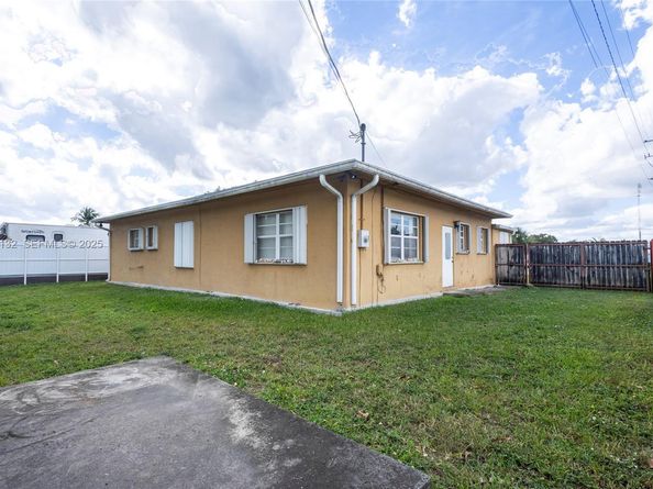 4151 SW 112th Ct, Miami FL 33165