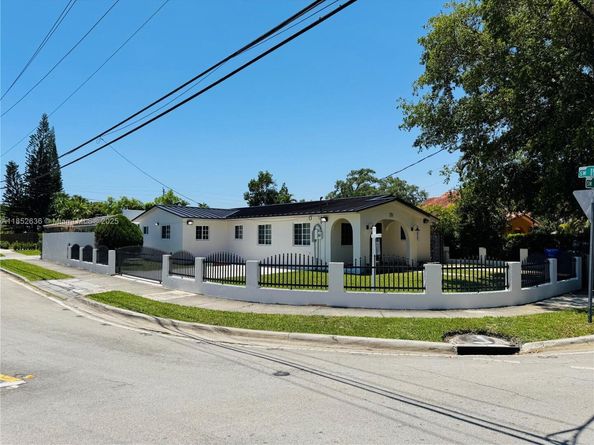 1900 SW 24th St, Miami FL 33145