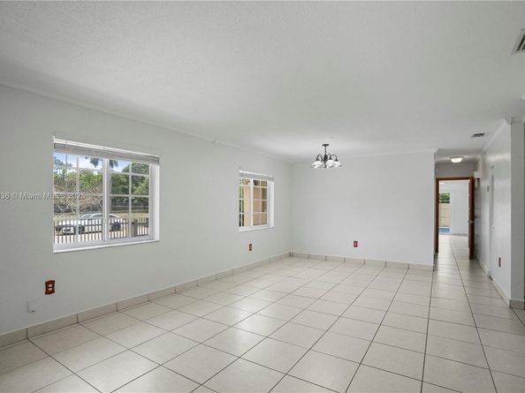 1900 SW 24th St, Miami FL 33145