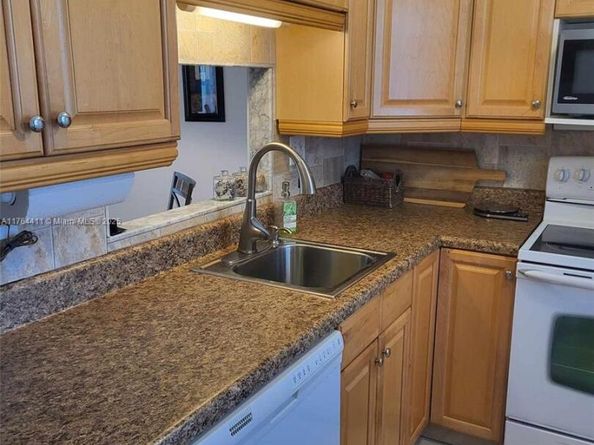 4701 NW 34th St 511, Lauderdale Lakes FL 33319