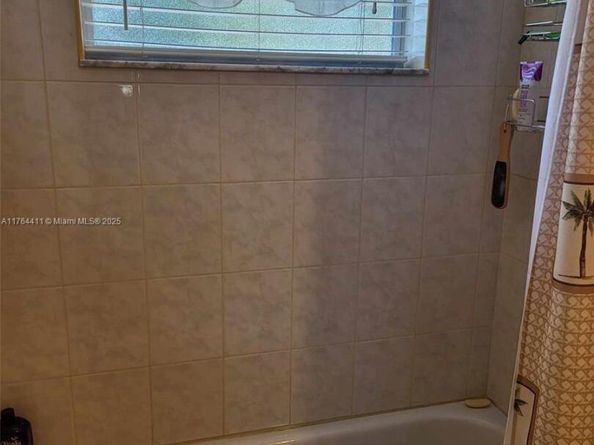 4701 NW 34th St 511, Lauderdale Lakes FL 33319