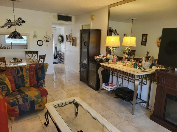 4701 NW 34th St 511, Lauderdale Lakes FL 33319