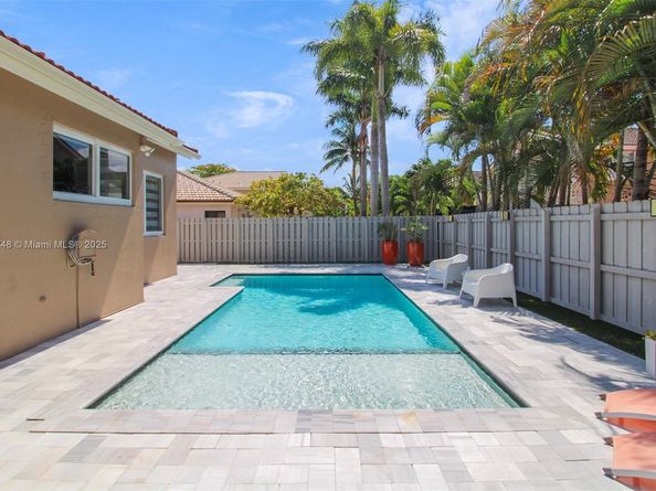 15462 SW 147th St, Miami FL 33196