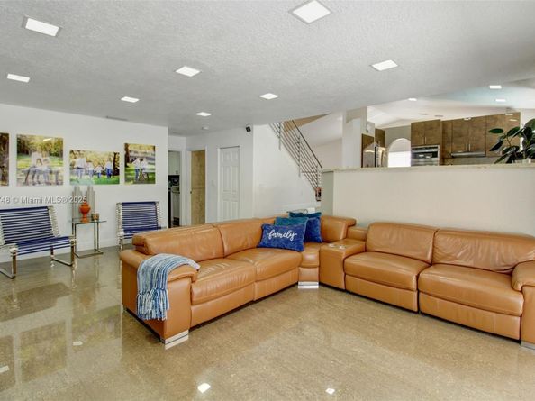15462 SW 147th St, Miami FL 33196