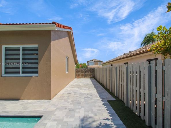 15462 SW 147th St, Miami FL 33196
