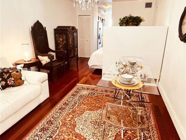 1340 Drexel Ave 406, Miami Beach FL 33139