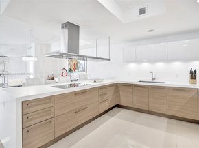 17301 Biscayne Blvd 1207, North Miami Beach FL 33160