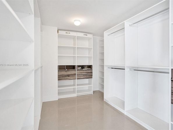 17301 Biscayne Blvd 1207, North Miami Beach FL 33160