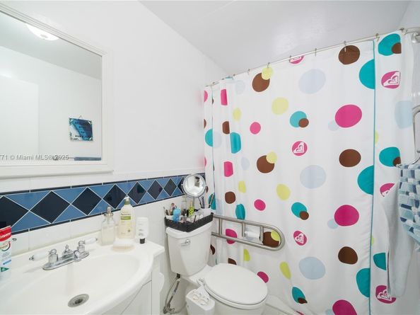 3715 SW 29th St, Miami FL 33134