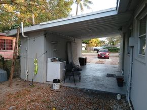 948 NW 14th Ct, Fort Lauderdale FL 33311