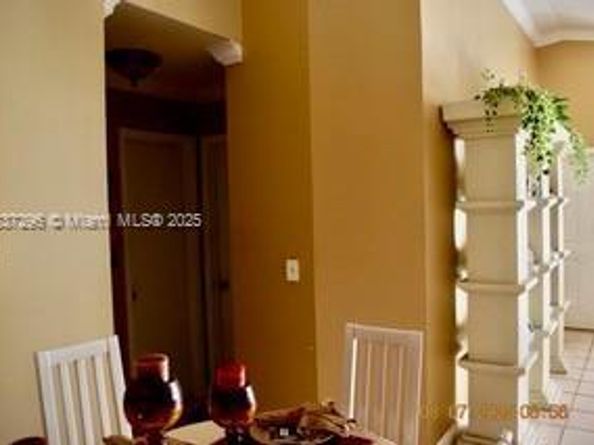 15320 SW 53rd St, Miami FL 33185