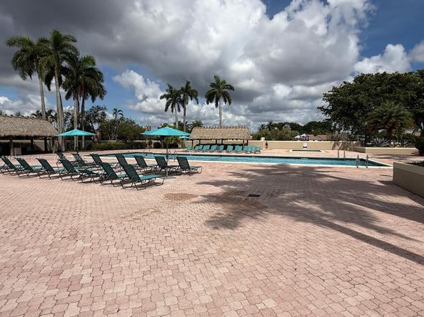 15320 SW 53rd St, Miami FL 33185
