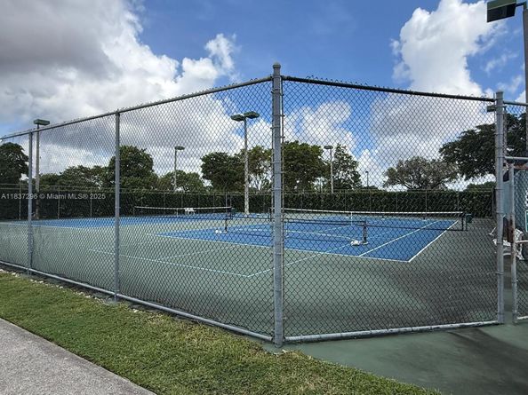 15320 SW 53rd St, Miami FL 33185