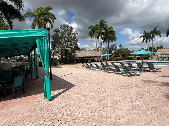 15320 SW 53rd St, Miami FL 33185