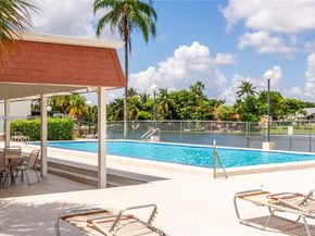 13935 SW 84th St 905, Miami FL 33183