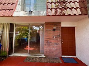 13935 SW 84th St 905, Miami FL 33183