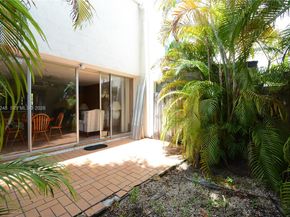 13935 SW 84th St 905, Miami FL 33183