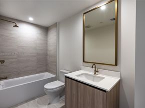 77 SE 5th ST 309, Miami FL 33131