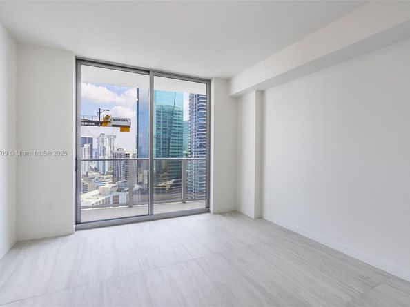 77 SE 5th ST 309, Miami FL 33131
