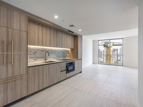 77 SE 5th ST 309, Miami FL 33131