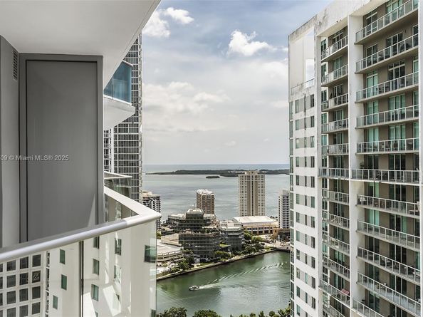77 SE 5th ST 309, Miami FL 33131