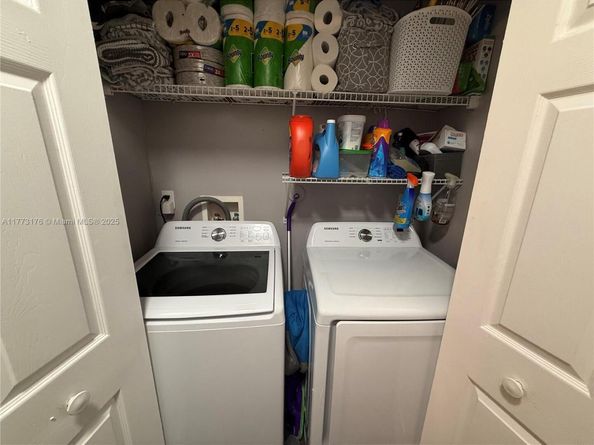 11781 SW 7th St, Pembroke Pines FL 33025