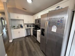 11781 SW 7th St, Pembroke Pines FL 33025