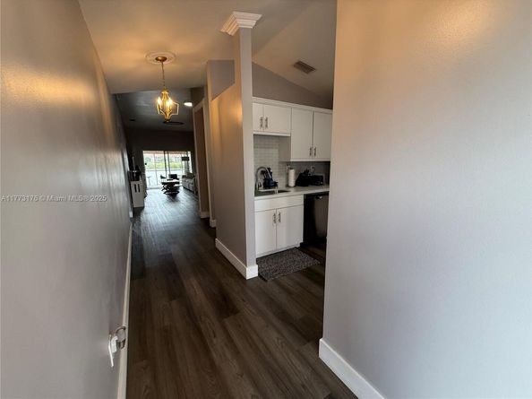 11781 SW 7th St, Pembroke Pines FL 33025