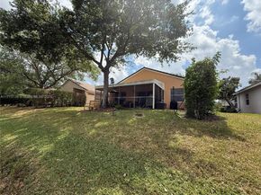 11781 SW 7th St, Pembroke Pines FL 33025