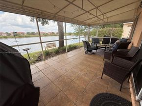 11781 SW 7th St, Pembroke Pines FL 33025