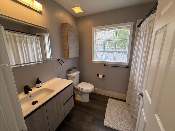 11781 SW 7th St, Pembroke Pines FL 33025