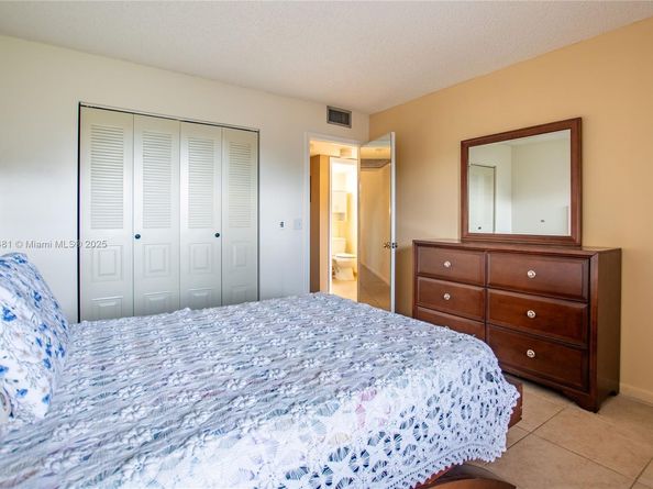 13475 SW 9th St 410A, Pembroke Pines FL 33027