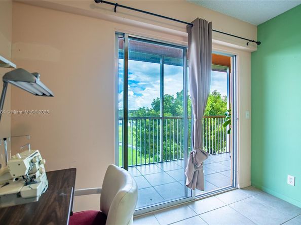 13475 SW 9th St 410A, Pembroke Pines FL 33027