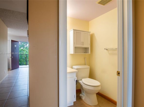 13475 SW 9th St 410A, Pembroke Pines FL 33027